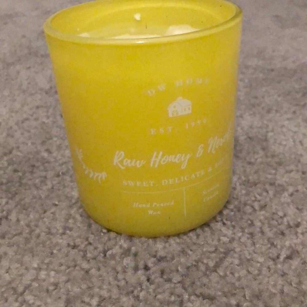 DW home candle
